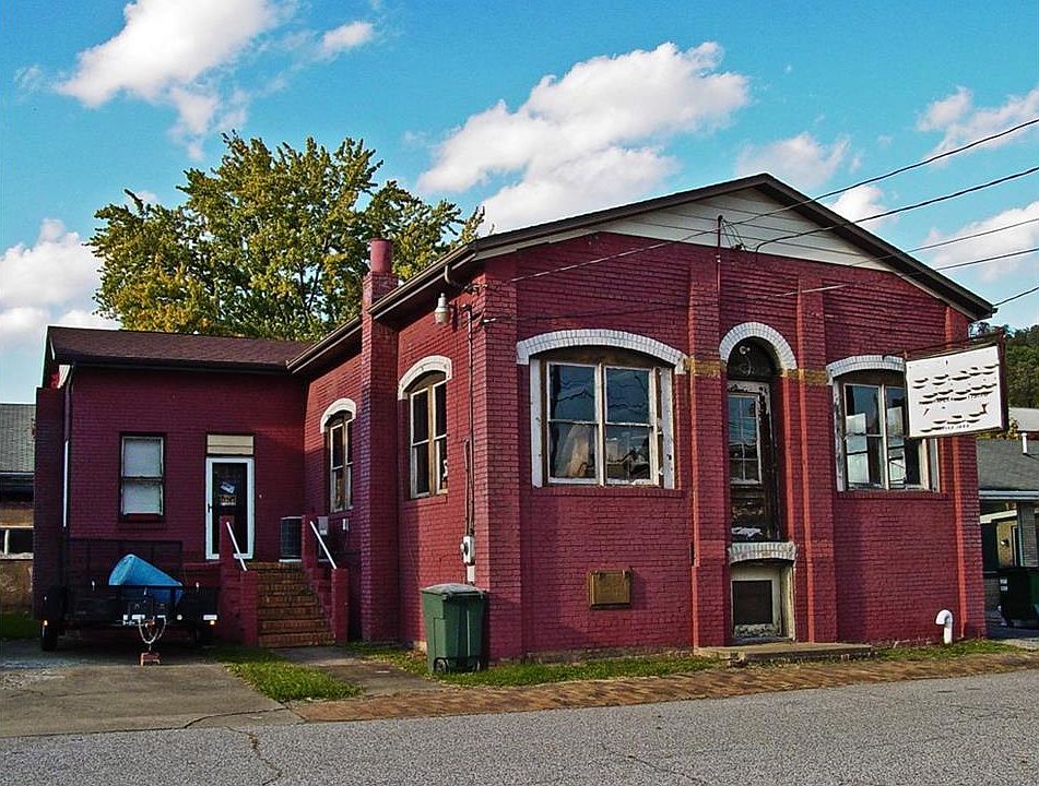 1st image of 104 Jefferson St