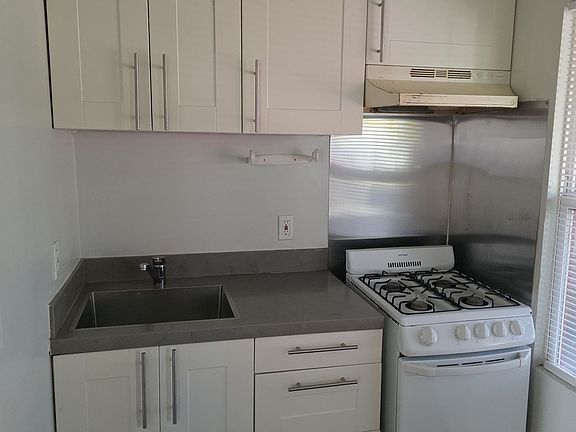 2nd image of 1701 Lake St APT 6