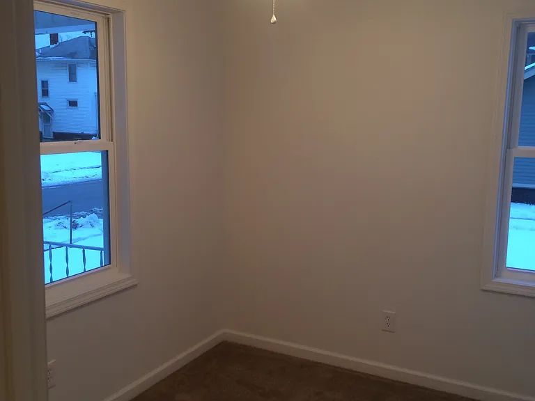 623 Kenwood Ave — Photo 6