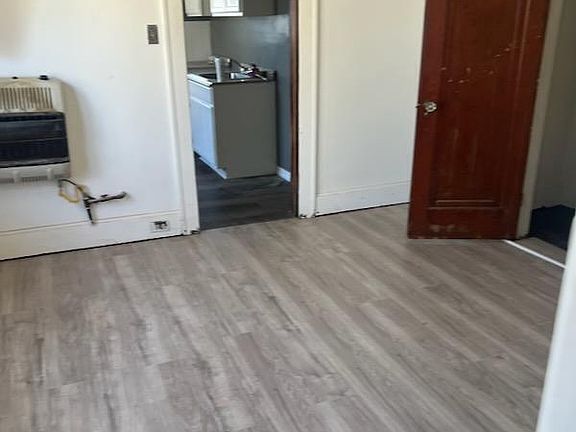 3rd image of 534-536 Alder St #2