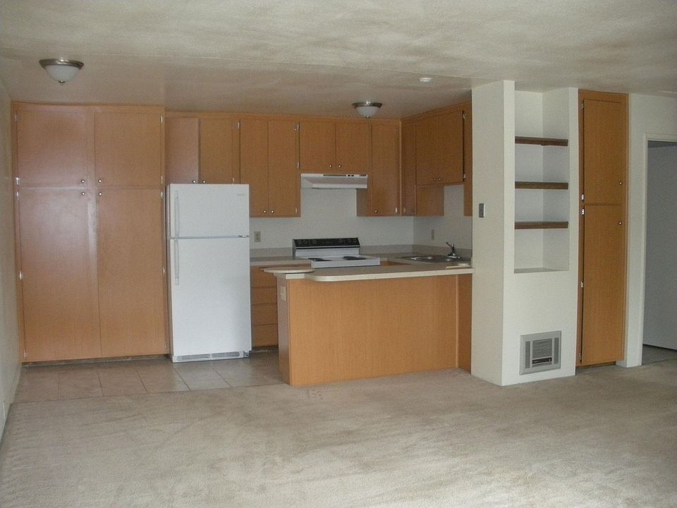 2nd image of 6354 Rancho Mission Rd Unit 512