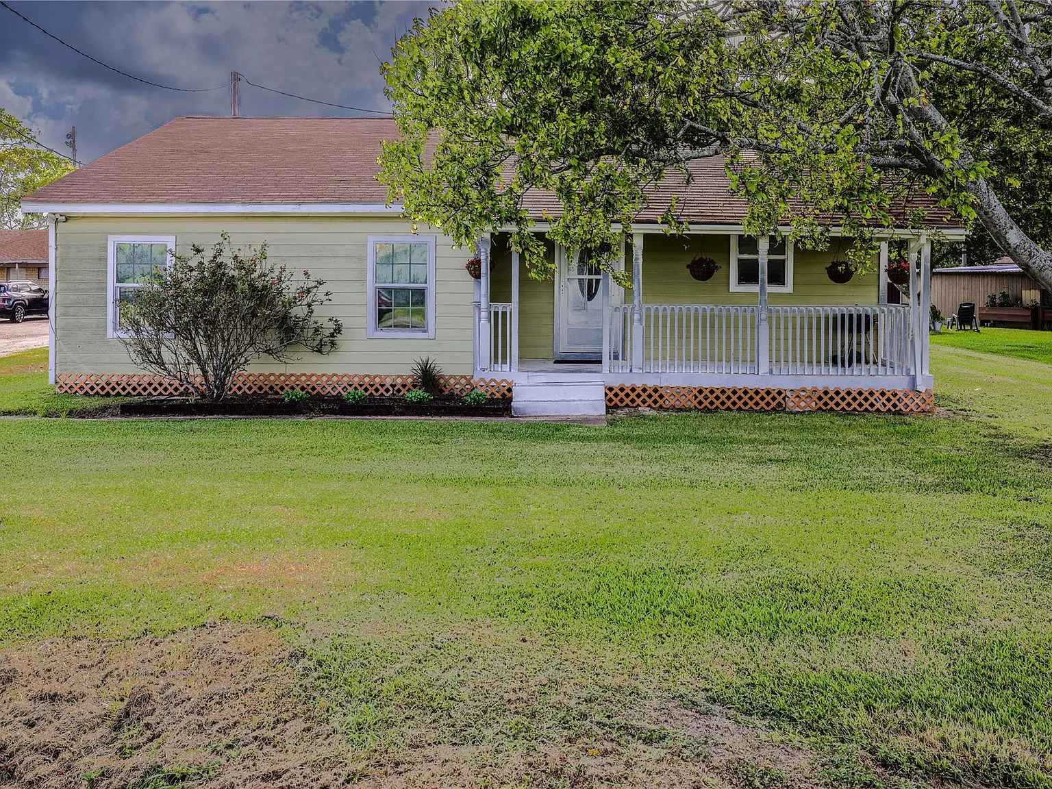 3 bed, 2.0 bath, 1180 sqft, $1,650 — Photo 2