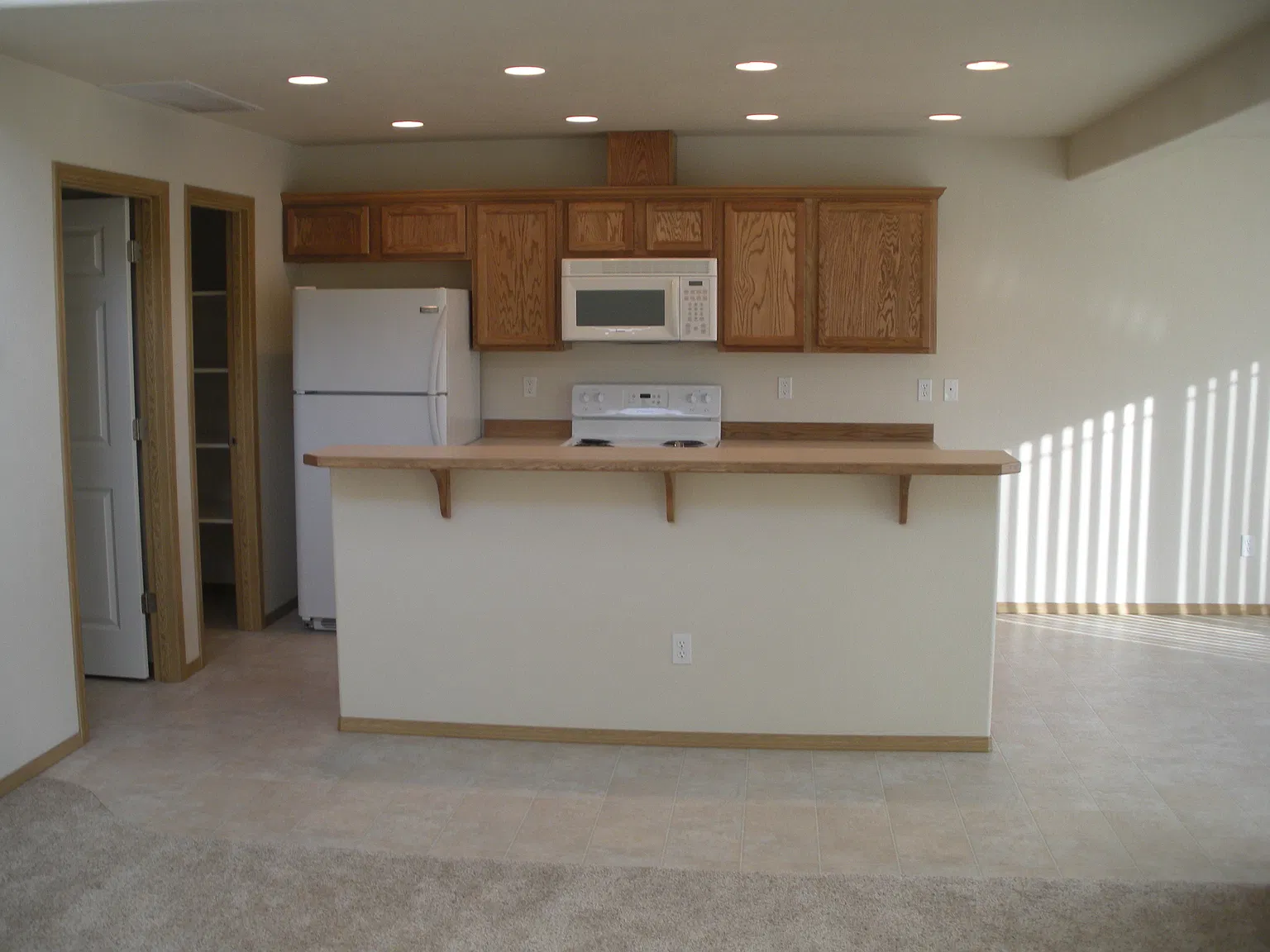 3 bed, 2.5 bath, 1650 sqft, $1,850 — Photo 4