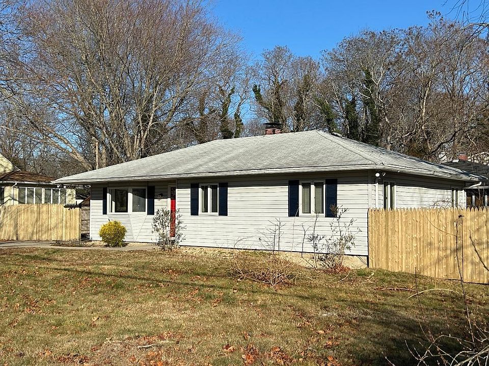 1st image of 23 Woodmere Drive