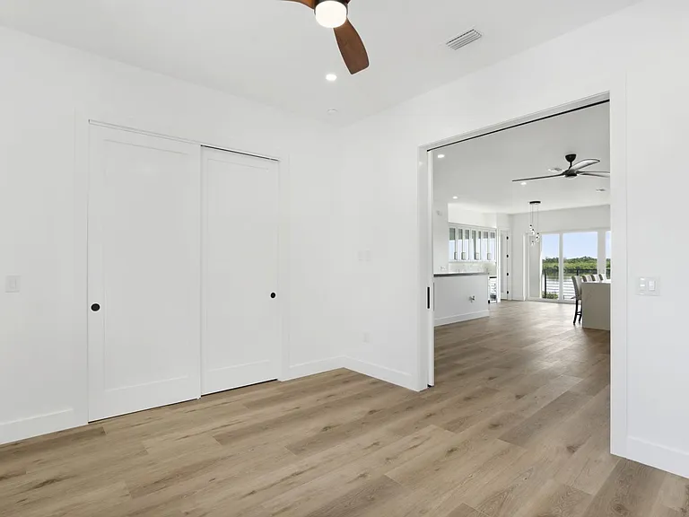 711 Tropical Dr — Photo 39