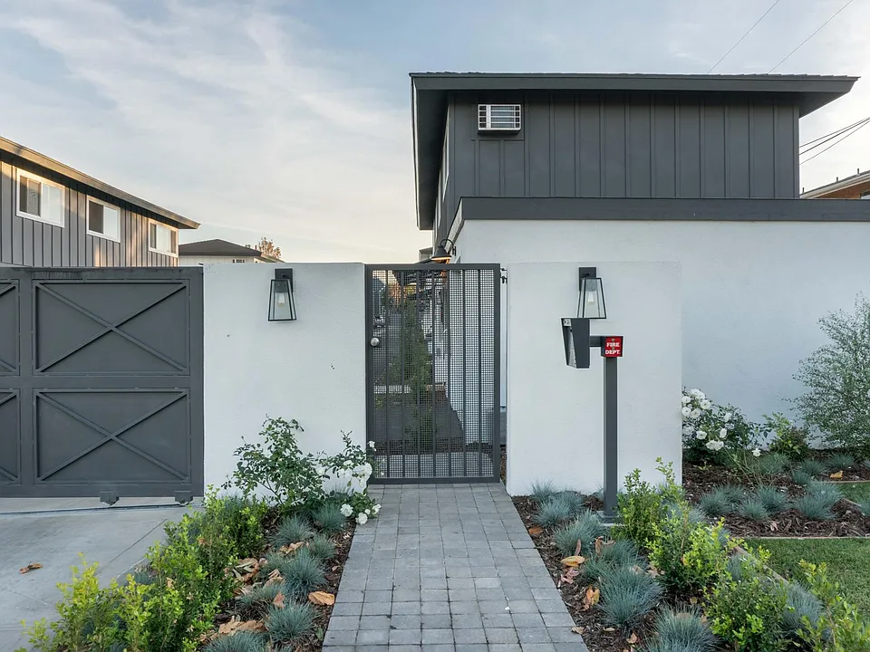 Plaza Townhomes
