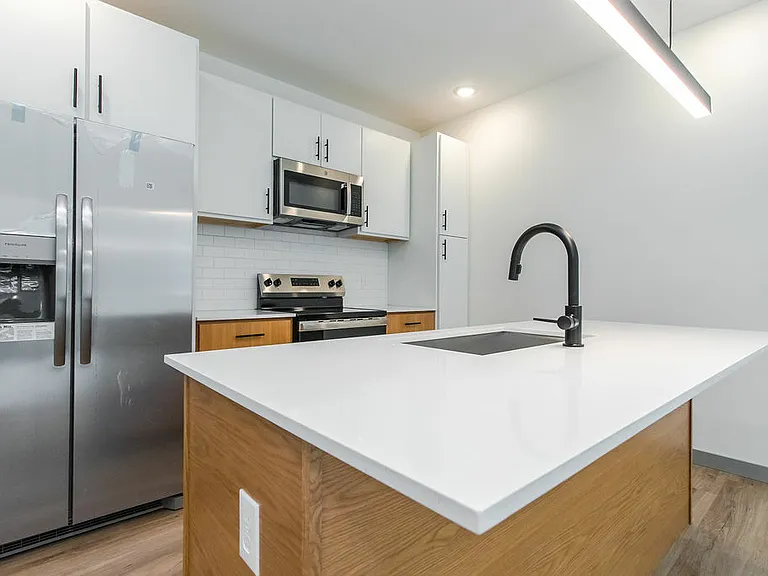 4001 Roseland Ave — Photo 88