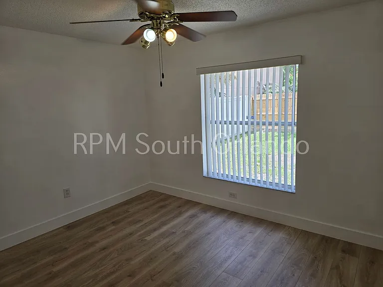 1732 Brook Hollow Dr — Photo 14