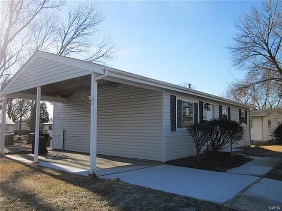 2nd image of 6704 Olivewood Dr