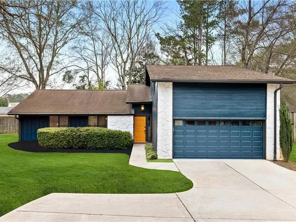 1217 Fairfield Dr, Marietta, GA 30068