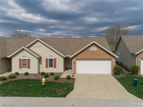 1432 Waters Edge Dr, Akron, OH 44313