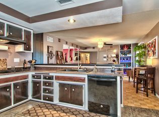 2000 Oakland Hills Dr, Corona, CA 92882