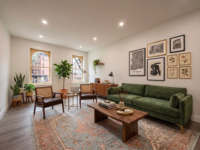 12 Perry St #2B — Photo 1
