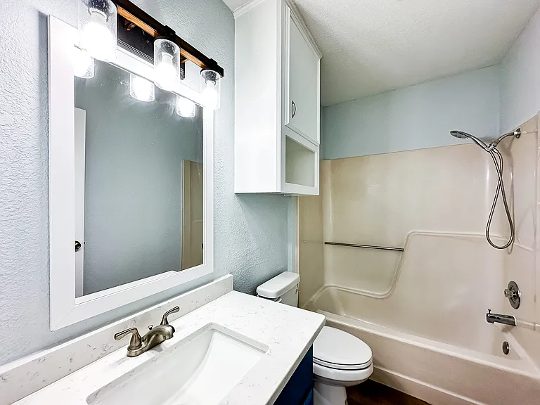 3001 Quail Hollow Dr — Photo 24