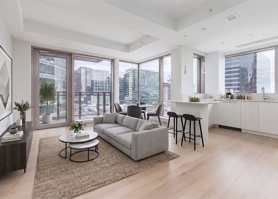 1st image of 133 Seaport Blvd Unit 902