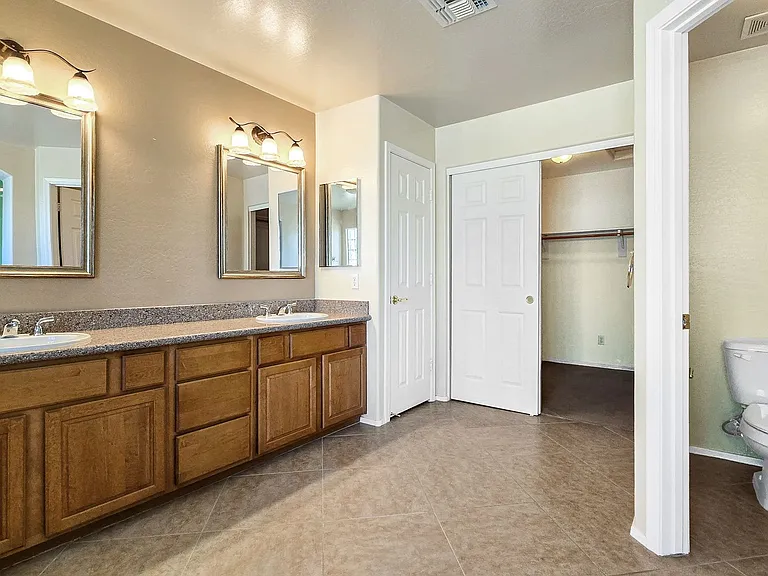 14226 W Wethersfield Rd — Photo 34