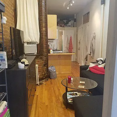 Rented by Chartwell Manhattan Realty | media 11