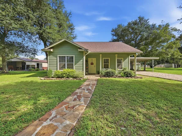 1937 Manak Rd, Sealy, TX 77474