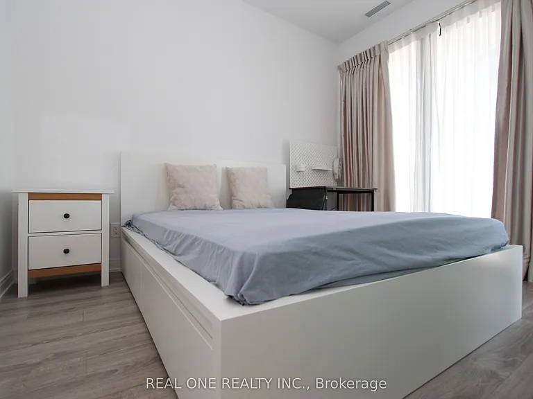 50 Charles St E #1801 — Photo 7