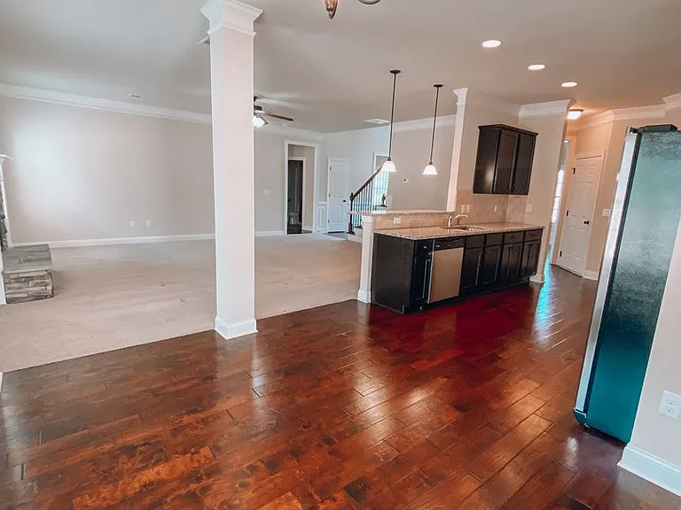 1532 Middleton Dr — Photo 5