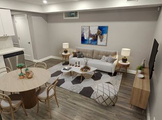 2134 Dundas St W, Toronto, ON M6R1X2