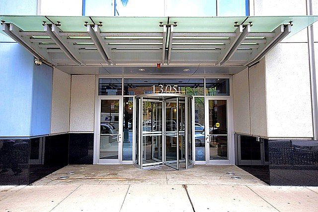 1st image of 1305 S Michigan Ave APT 1211