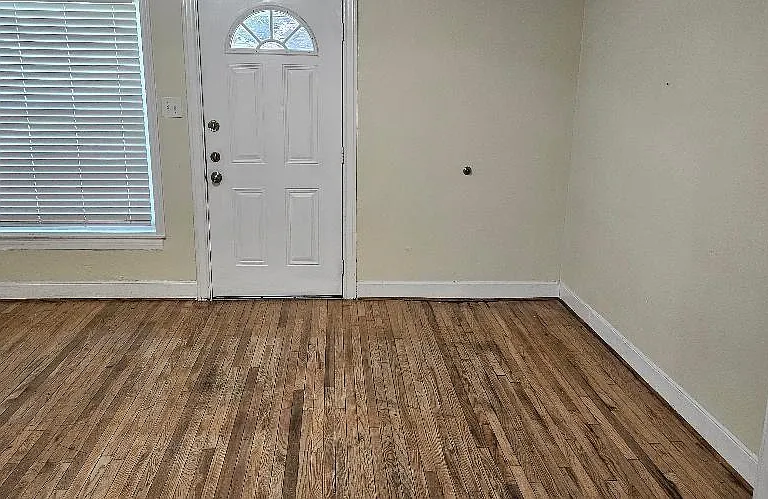 932 Walling St — Photo 13