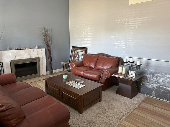 4th image of 10175 Westonhill Dr