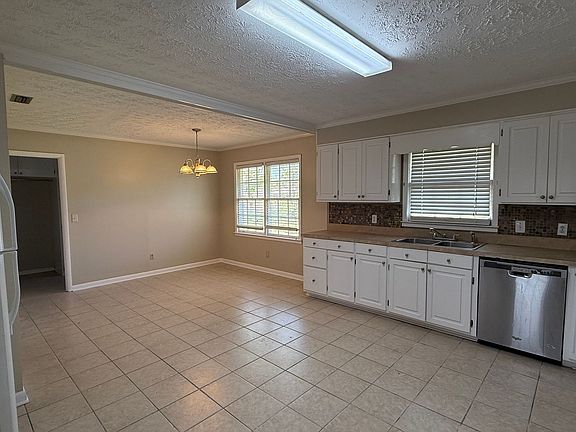3rd image of 3028 Academy Dr