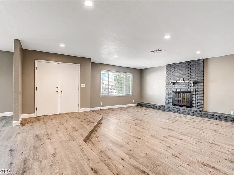4367 S Mojave Rd — Photo 7