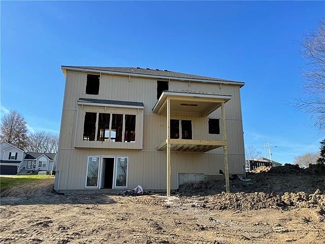 2nd image of 10301 N Flora Ave