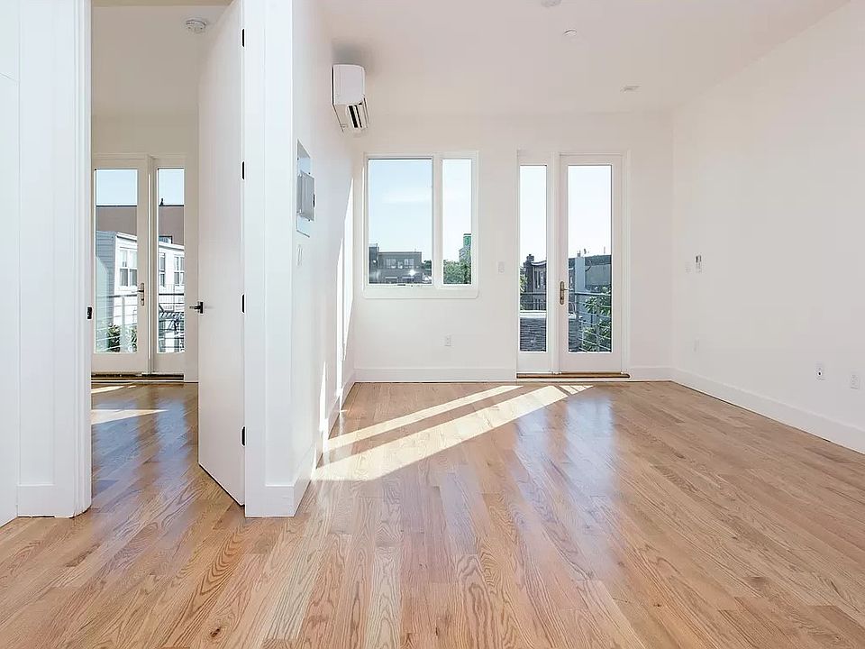 1st image of 142 Manhattan Ave #4B