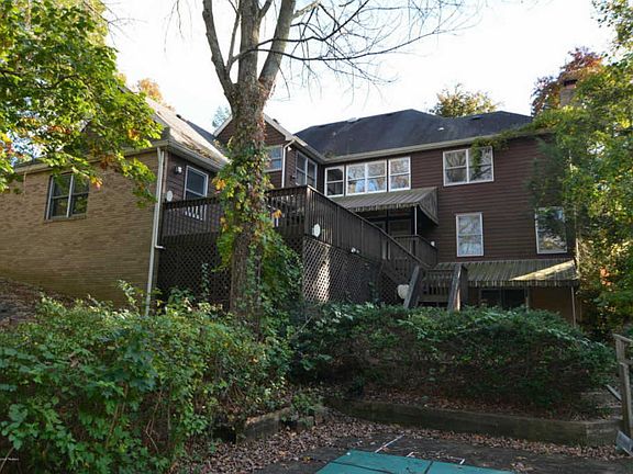 3rd image of 61 Wilzette Dr
