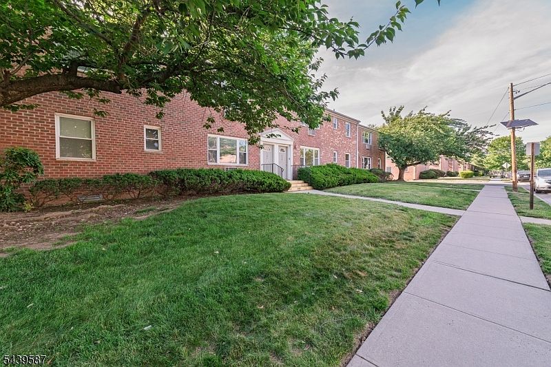 1st image of 42 York Drive
