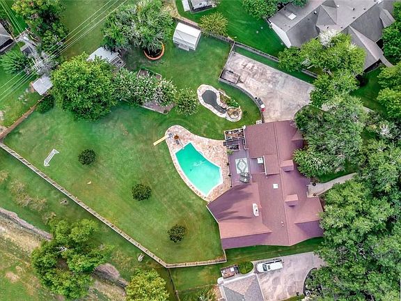 2nd image of 103 Pasadena Dr