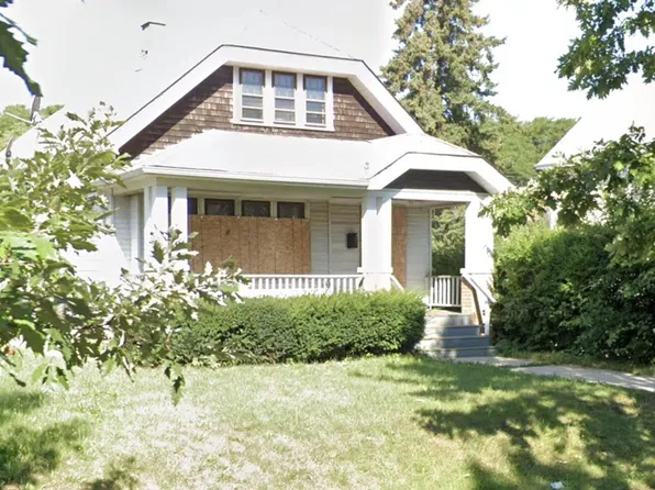 2715 North 49th STREET, Milwaukee, WI 53210