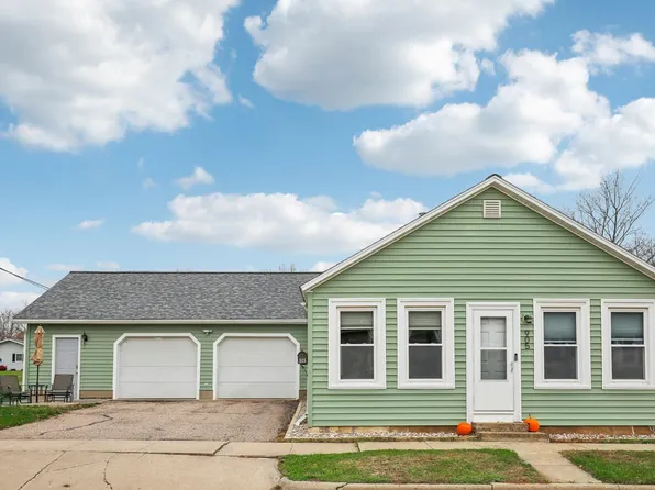905 Polk St, Sauk City, WI 53583