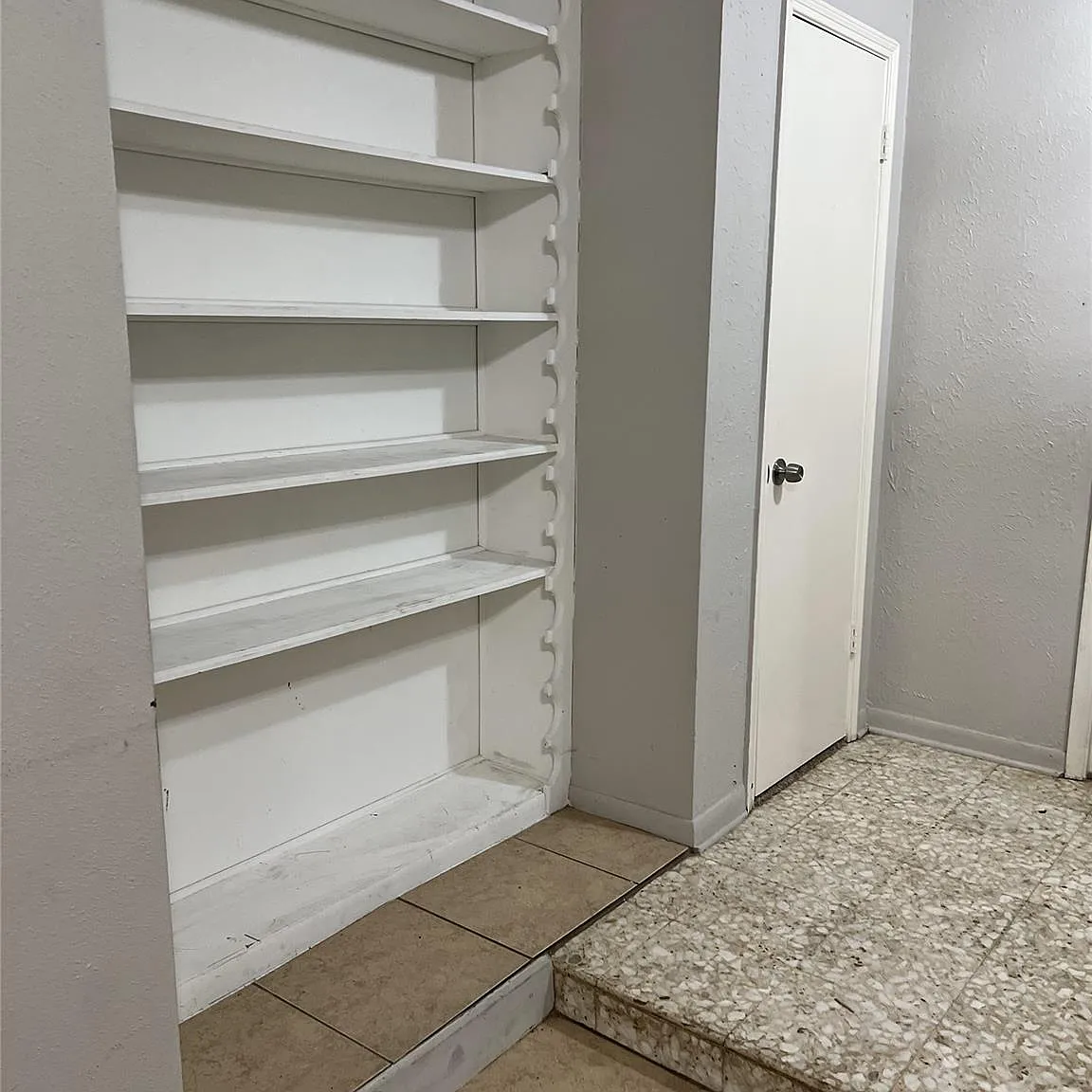 2 bed, 1.5 bath, 1376 sqft, $995 — Photo 1