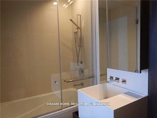 1 Bloor St E #3708 — Photo 7