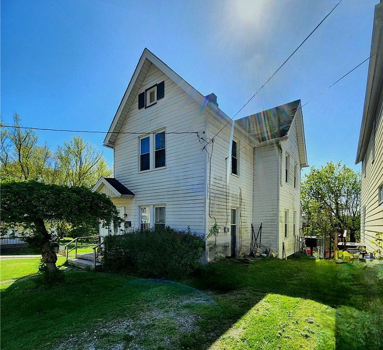 2nd image of 543 N Oakland Ave