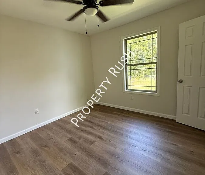 1718 Portland St #B — Photo 11