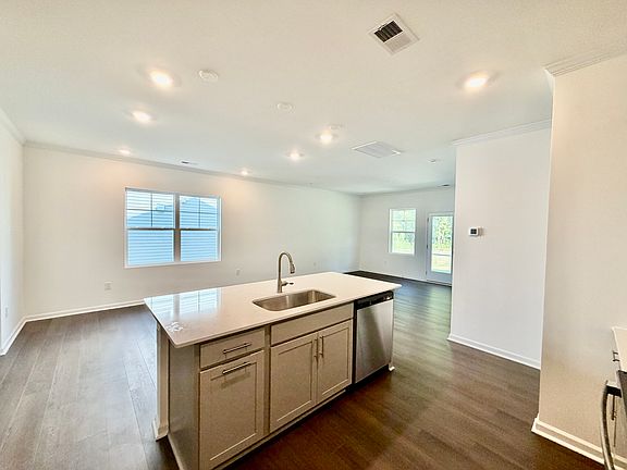 5th image of 354 Beachcomber Dr