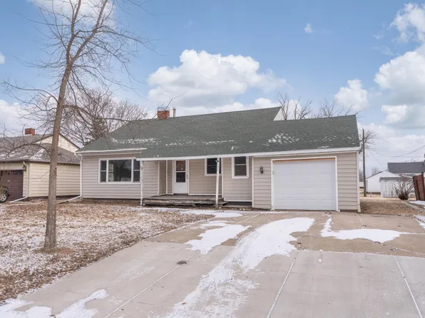 121 Mars St N, Cosmos, MN 56228
