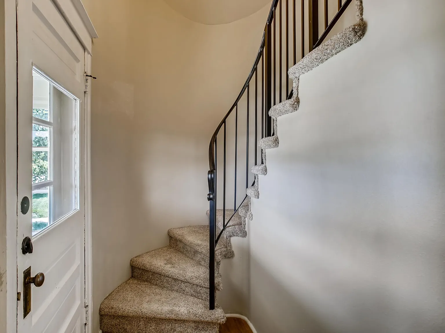 3 bed, 1713 sqft, $3,500 — Photo 4