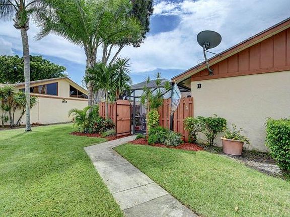Home For Sale In Summit Pines