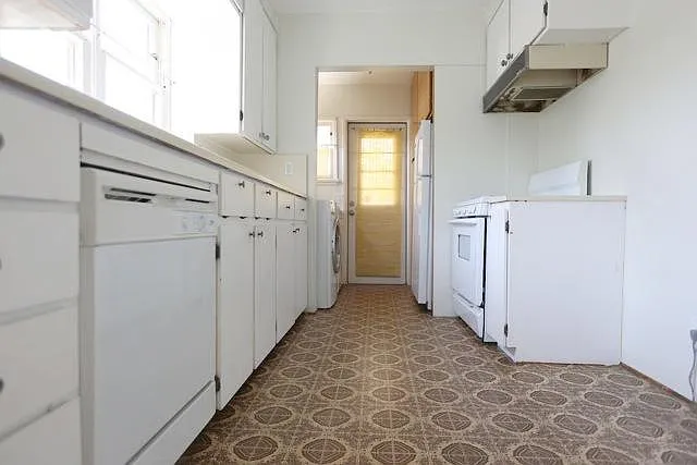 4317 Westlawn Ave — Photo 6