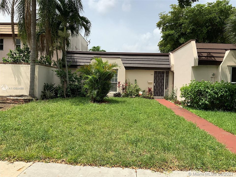 1st image of 7318 Twin Sabal Dr