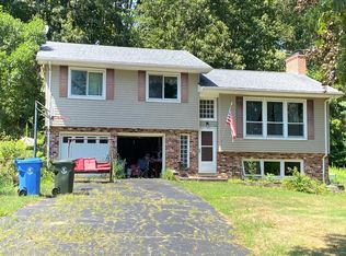 9 Deerbrook Rd, Norwich, CT 06360