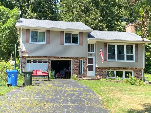 9 Deerbrook Rd, Norwich, CT 06360