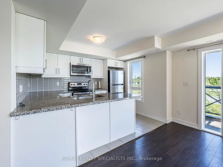 30 Dunsheath Way #527 — Photo 10